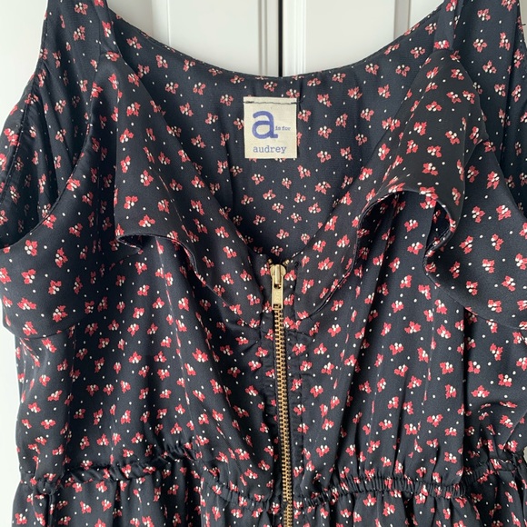 New ‘A for Audrey’ Zip Dress with Pockets (Medium) - Picture 2 of 2